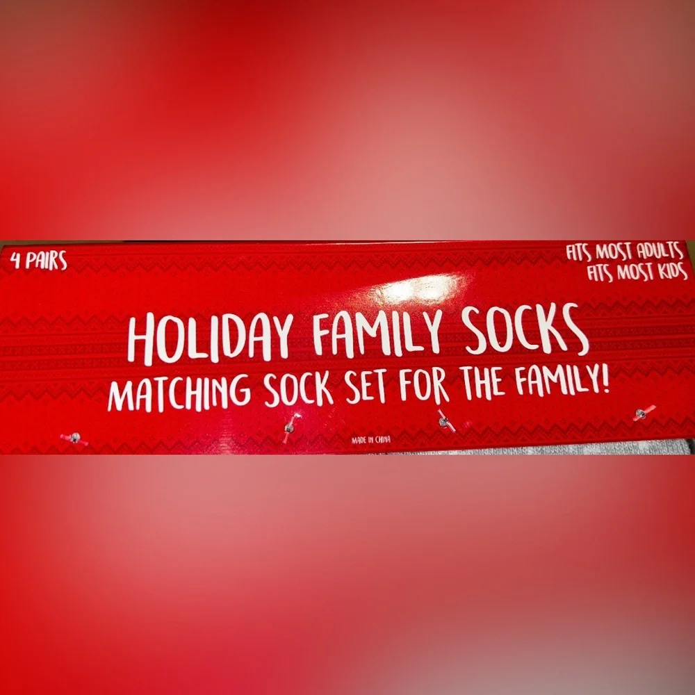 ⭐️NWT Holiday Family Socks 4 Pair Sizes Matching Set Christmas Snow Flakes Gift
